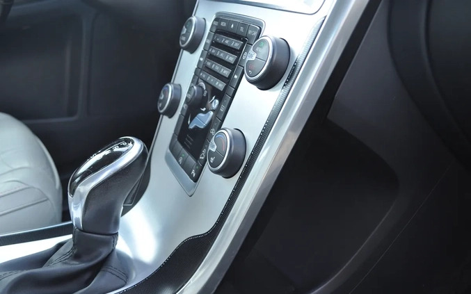 Volvo XC 60 cena 81888 przebieg: 190000, rok produkcji 2015 z Poddębice małe 79